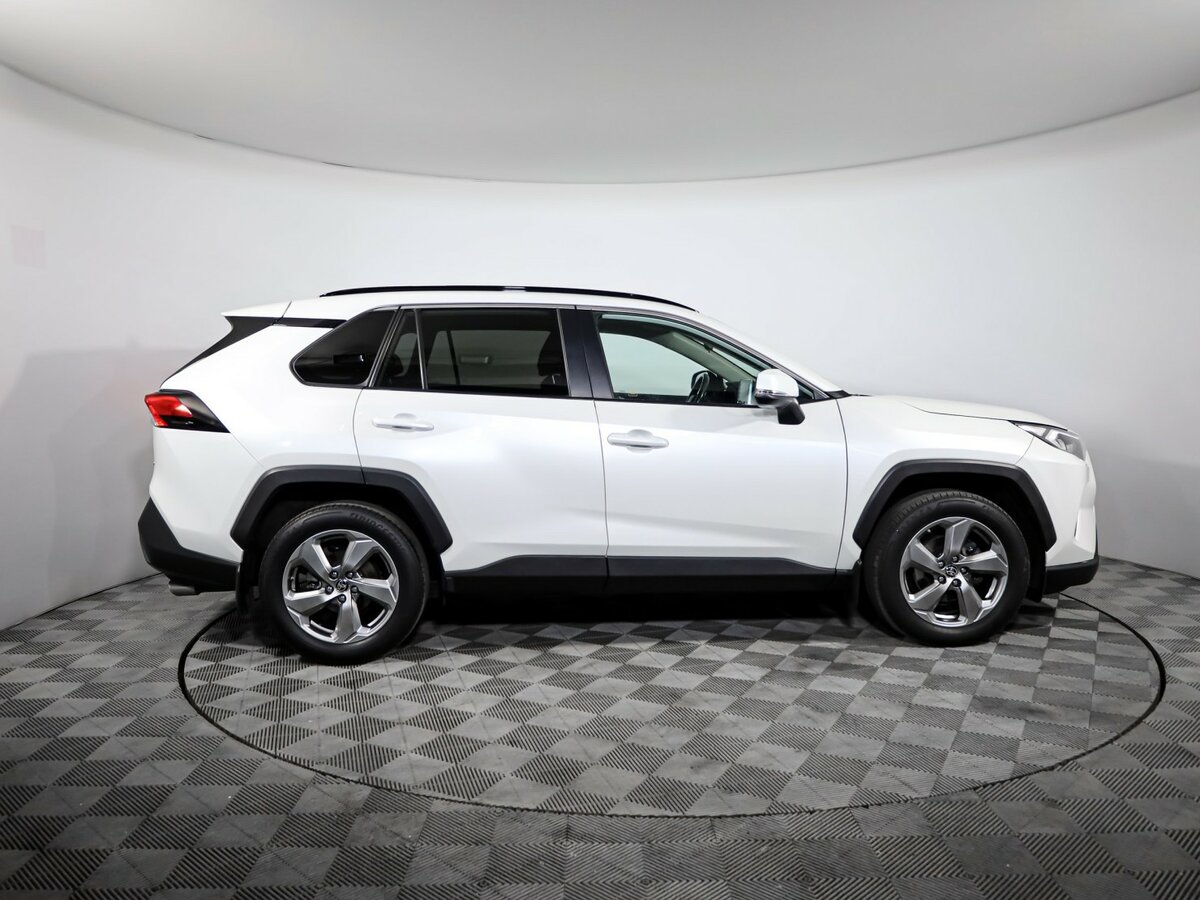 Toyota RAV4 2019 года с пробегом. Фото: #5