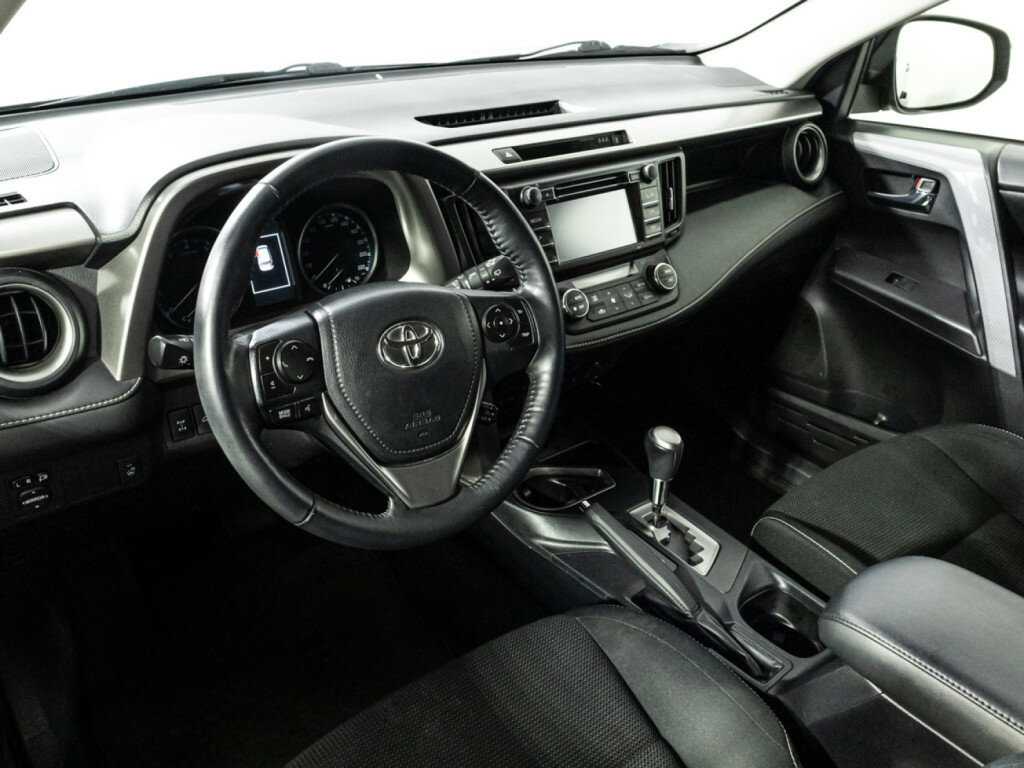 Toyota RAV4 2015 года с пробегом. Фото: #10