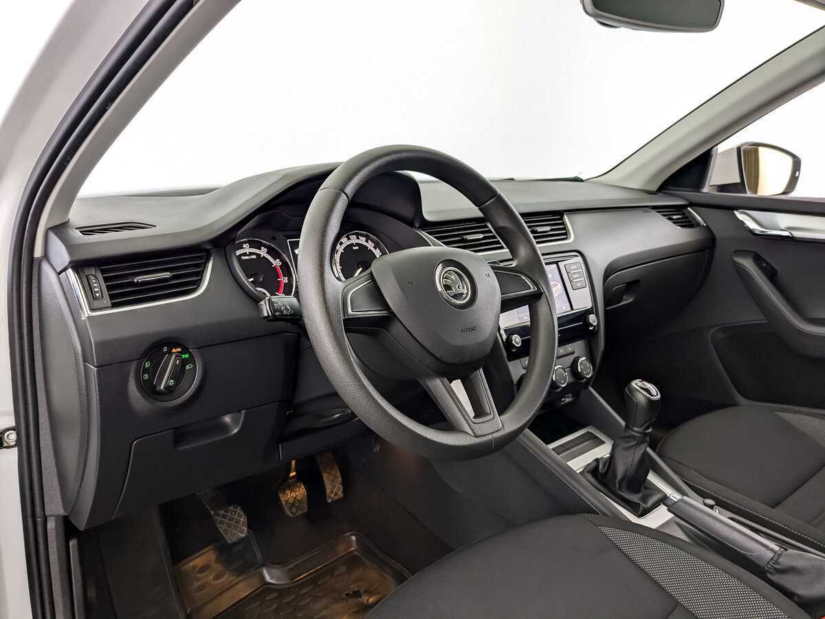 Skoda Octavia 2019 года с пробегом. Фото: #13
