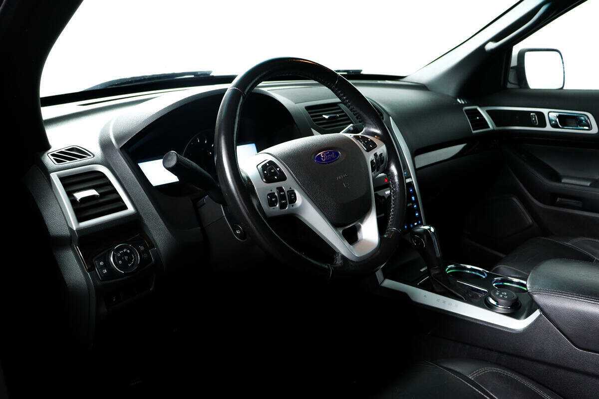 Ford Explorer 2012 года с пробегом. Фото: #12
