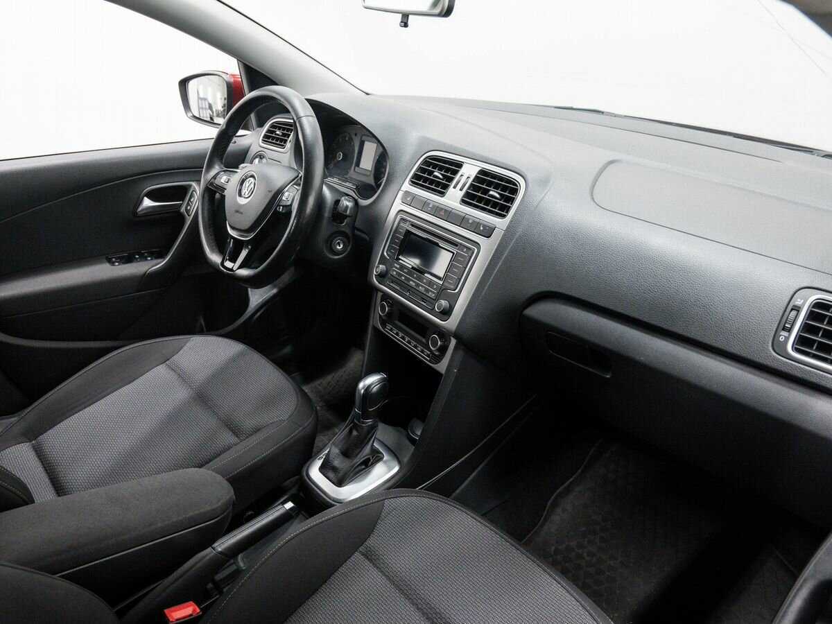 Volkswagen Polo 2017 года с пробегом. Фото: #4