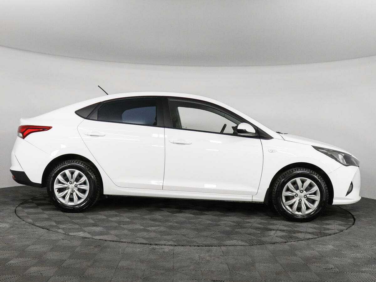 Hyundai Solaris 2021 года с пробегом. Фото: #3