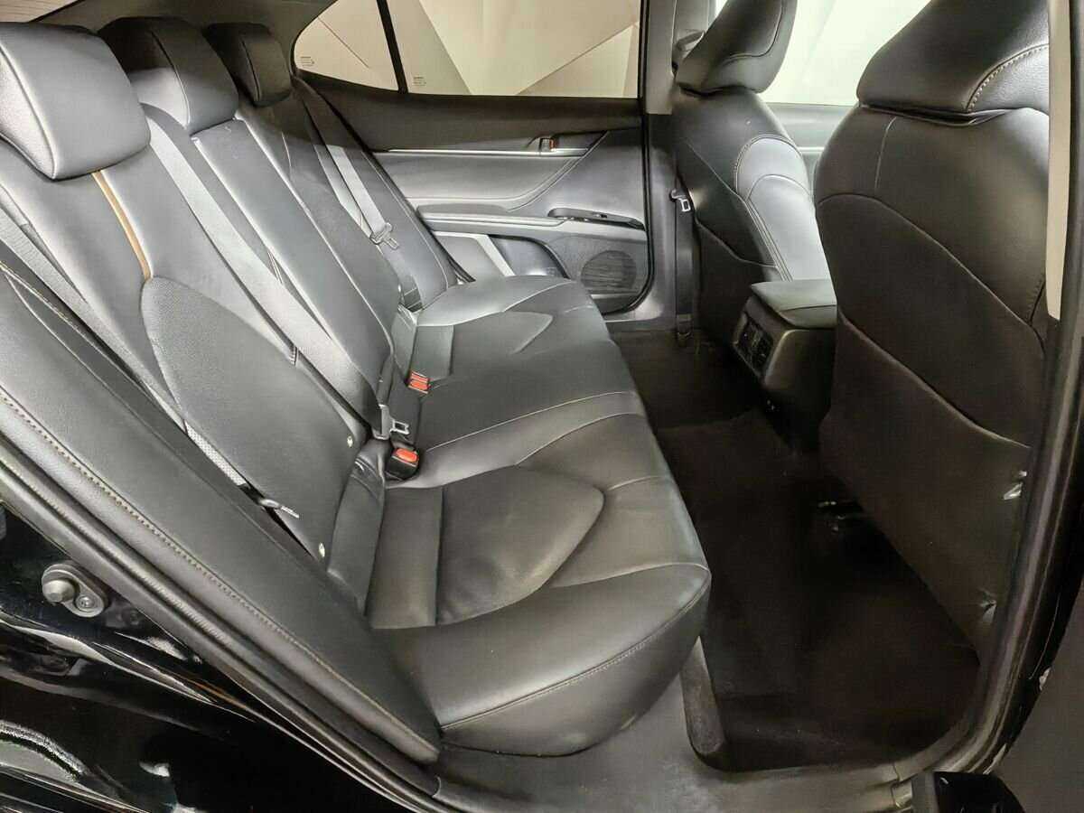 Toyota Camry 2019 года с пробегом. Фото: #11
