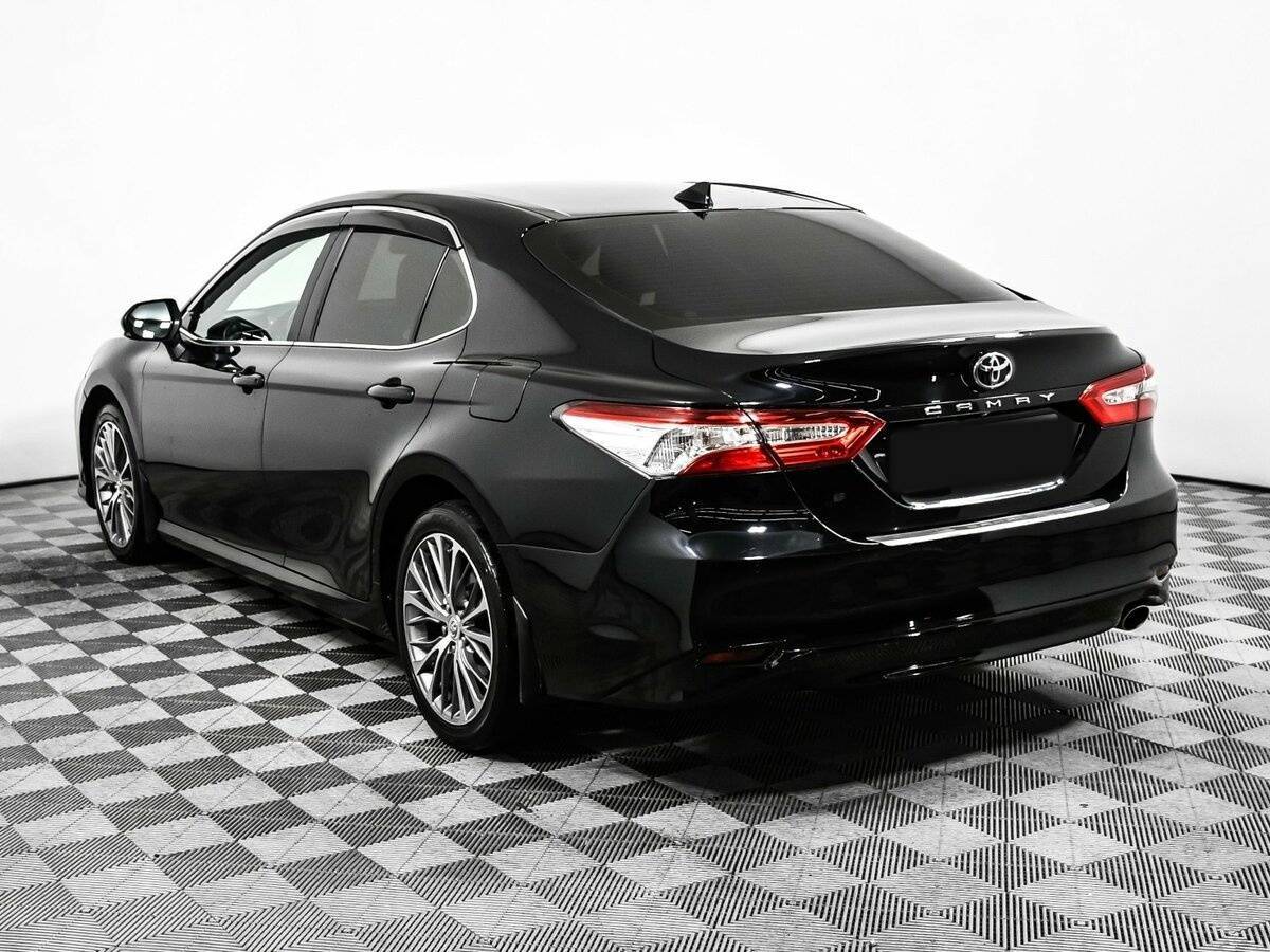 Toyota Camry 2019 года с пробегом. Фото: #6