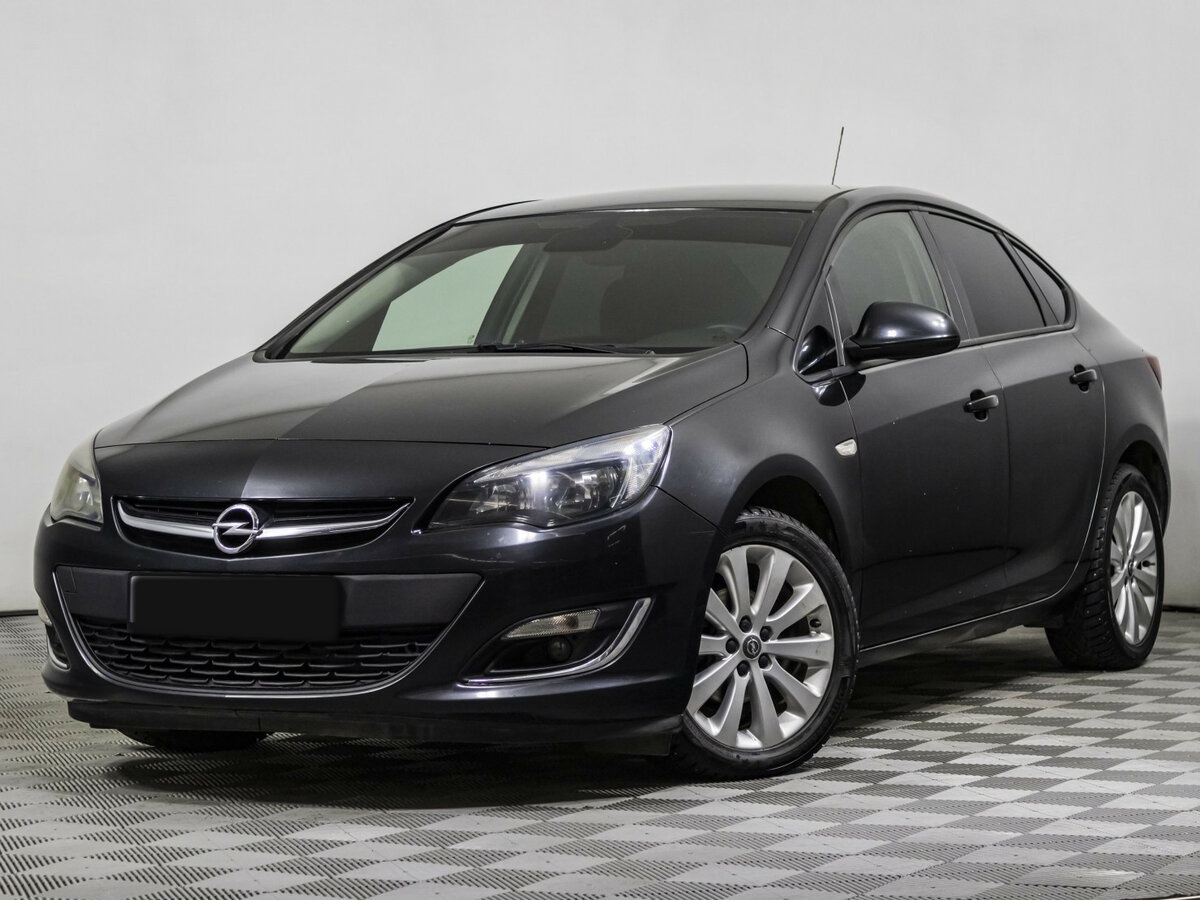 Opel Astra 2013 года с пробегом. Посмотреть фото