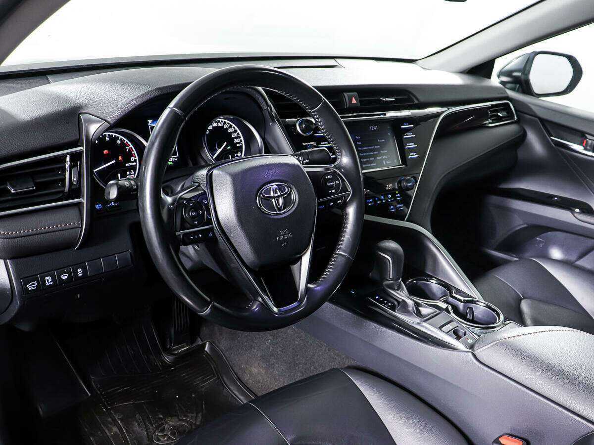Toyota Camry 2020 года с пробегом. Фото: #11