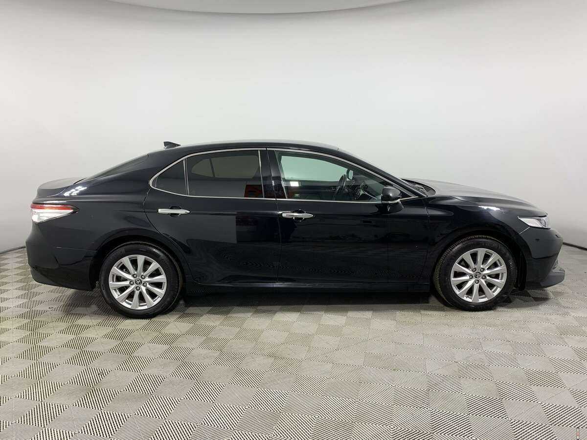 Toyota Camry 2019 года с пробегом. Фото: #3