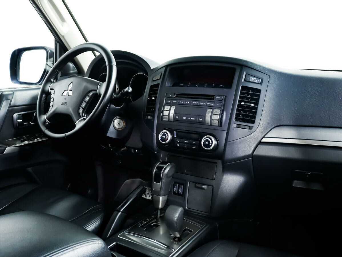 Mitsubishi Pajero 2013 года с пробегом. Фото: #8