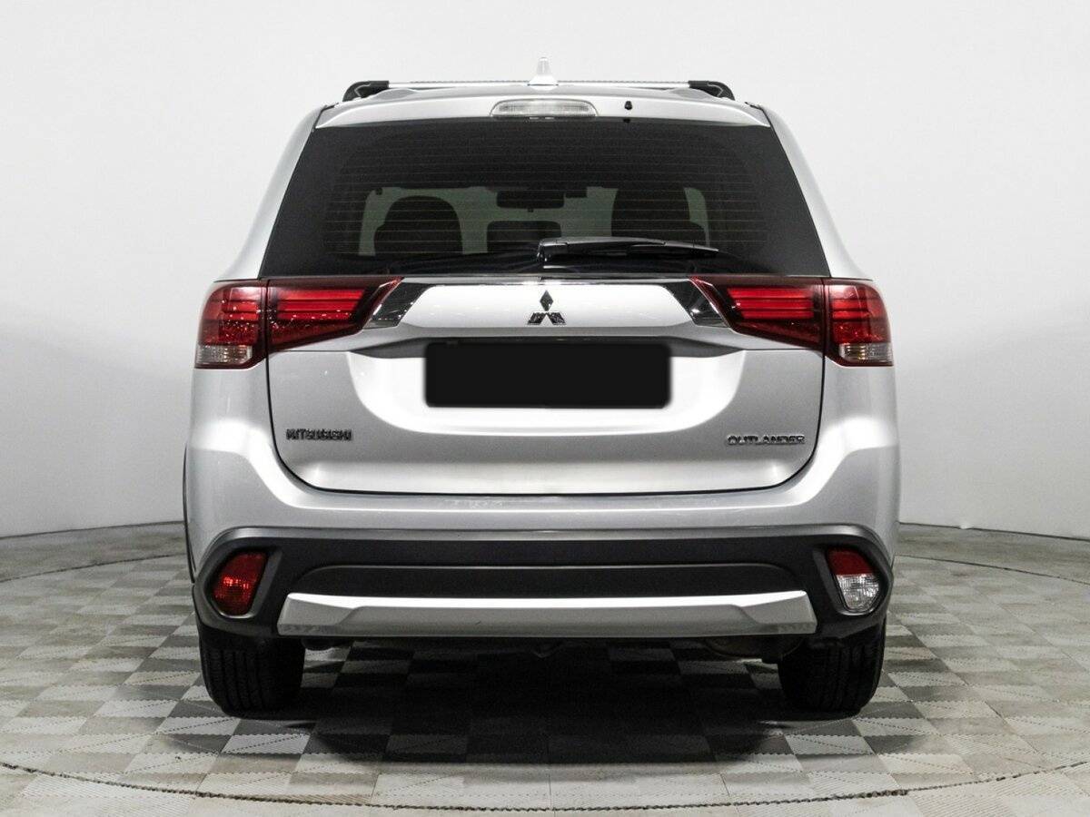 Mitsubishi Outlander 2017 года с пробегом. Фото: #5