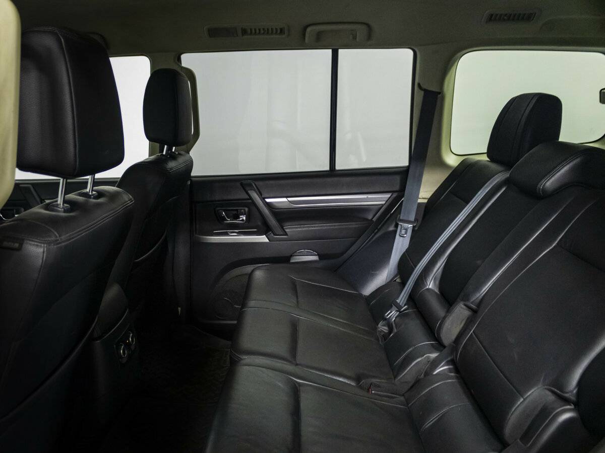 Mitsubishi Pajero 2014 года с пробегом. Фото: #10