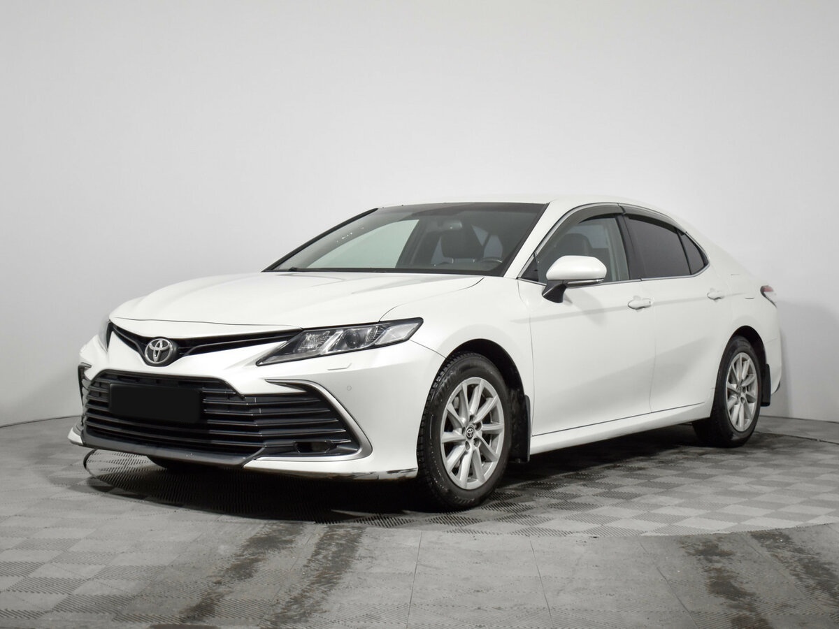 Toyota Camry 2022 года с пробегом. Посмотреть фото