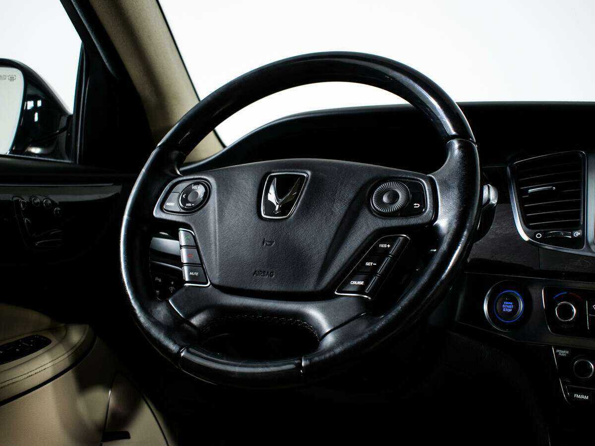Hyundai Equus 2013 года с пробегом. Фото: #12