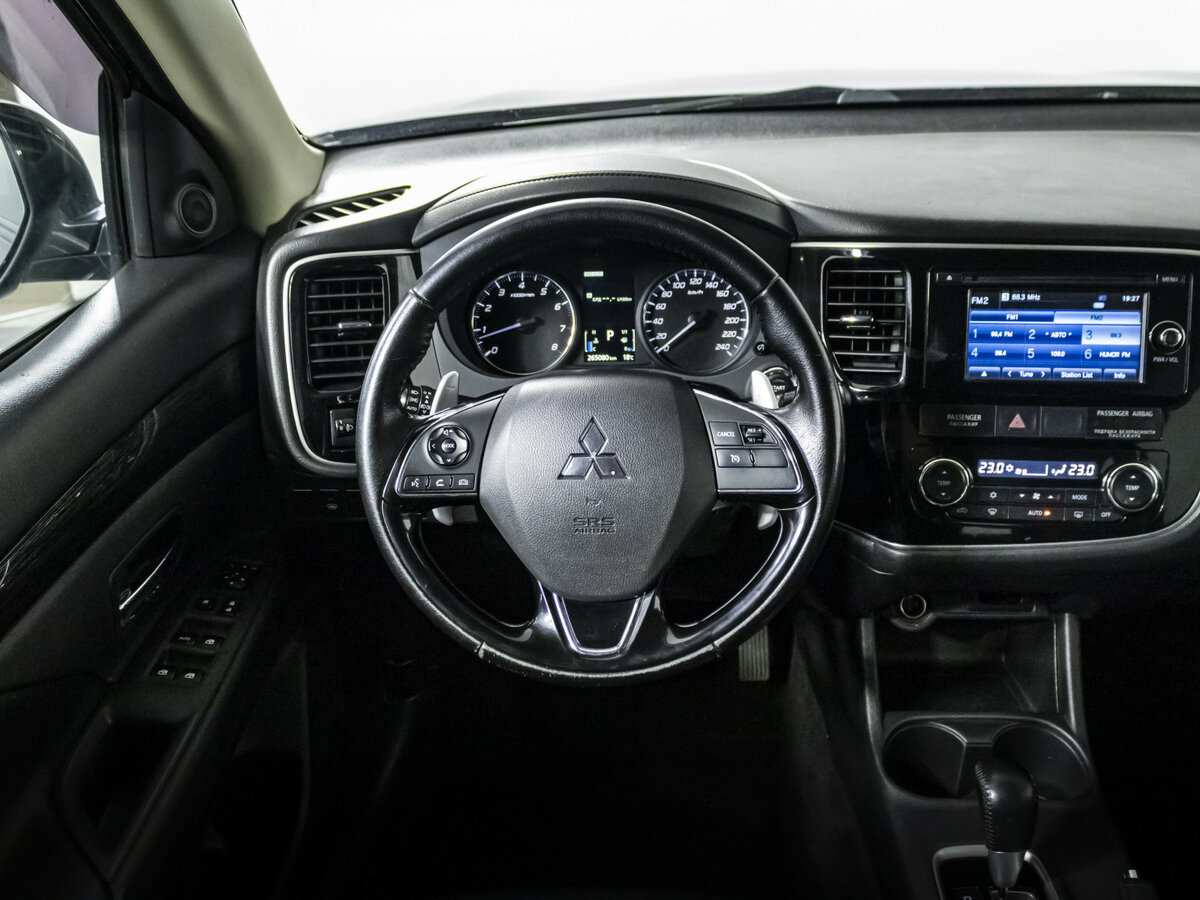 Mitsubishi Outlander 2015 года с пробегом. Фото: #9