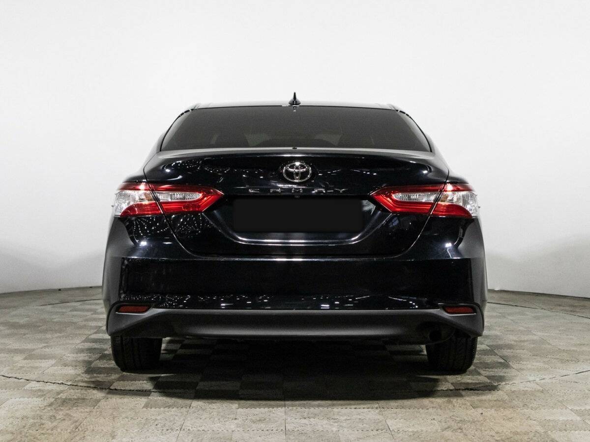 Toyota Camry 2018 года с пробегом. Фото: #5