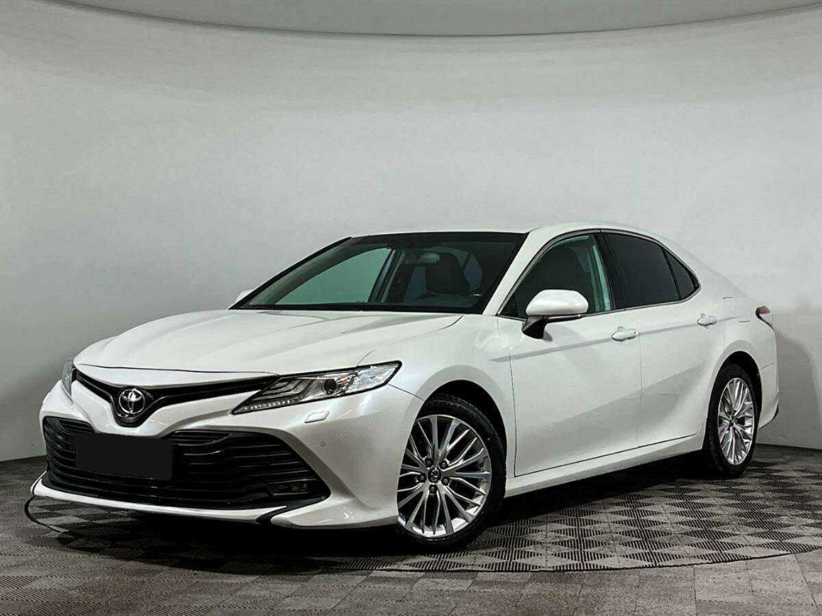Toyota Camry 2018 года с пробегом. Посмотреть фото
