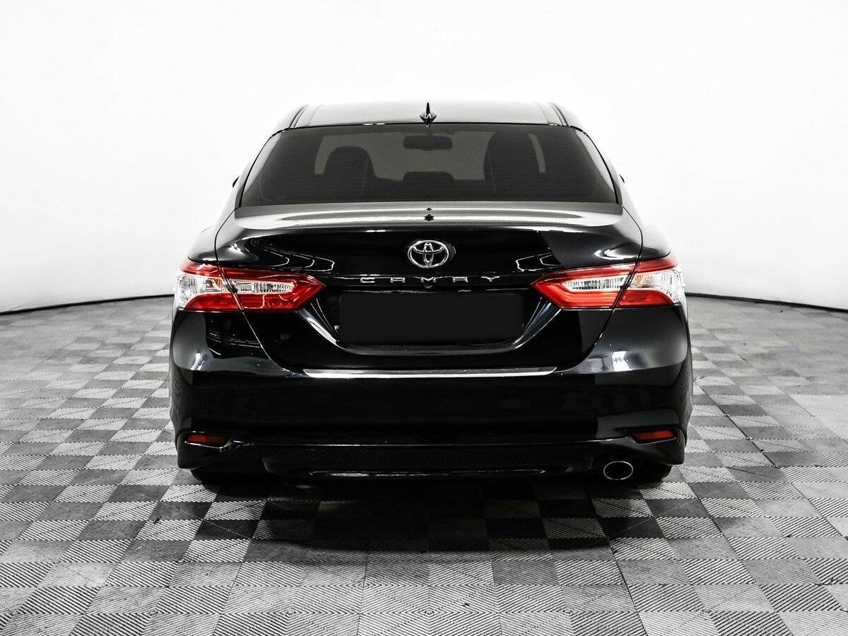 Toyota Camry 2019 года с пробегом. Фото: #5
