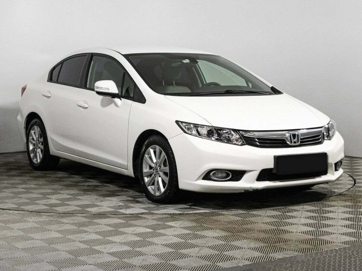 Honda Civic 2012 года с пробегом. Фото: #2