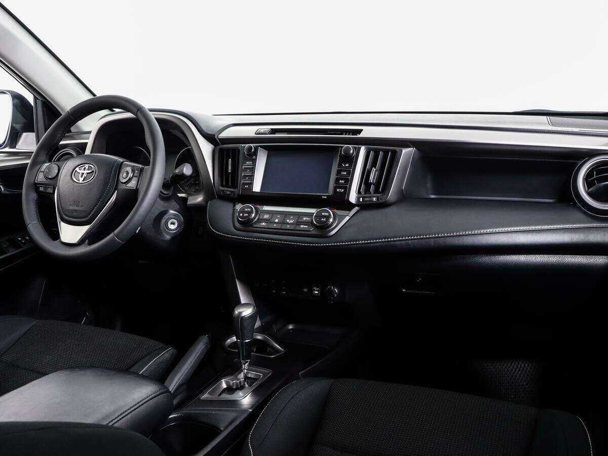 Toyota RAV4 2017 года с пробегом. Фото: #6