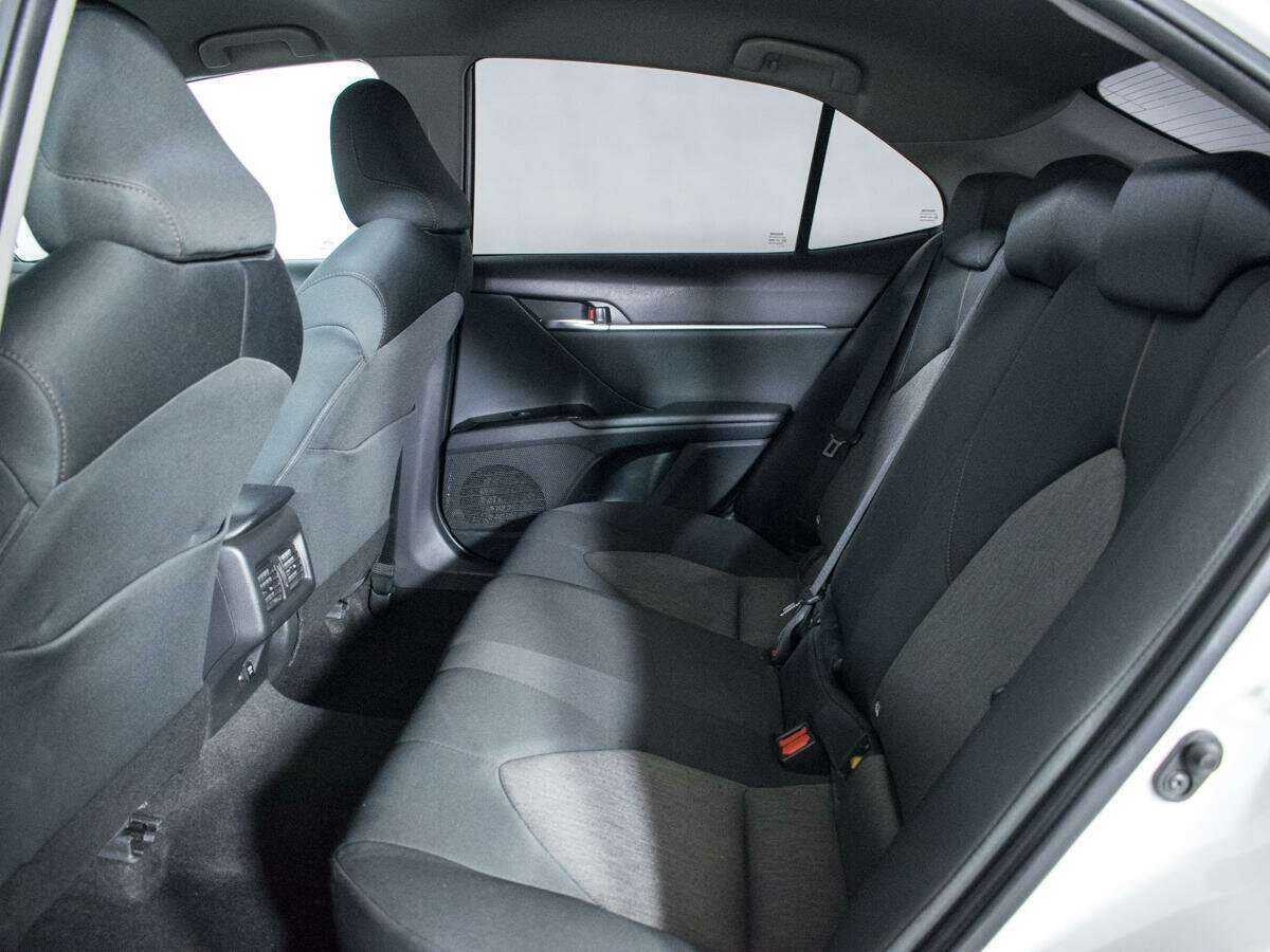 Toyota Camry 2020 года с пробегом. Фото: #9
