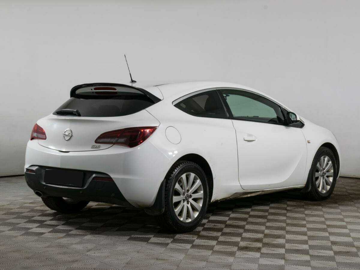 Opel Astra 2012 года с пробегом. Фото: #4