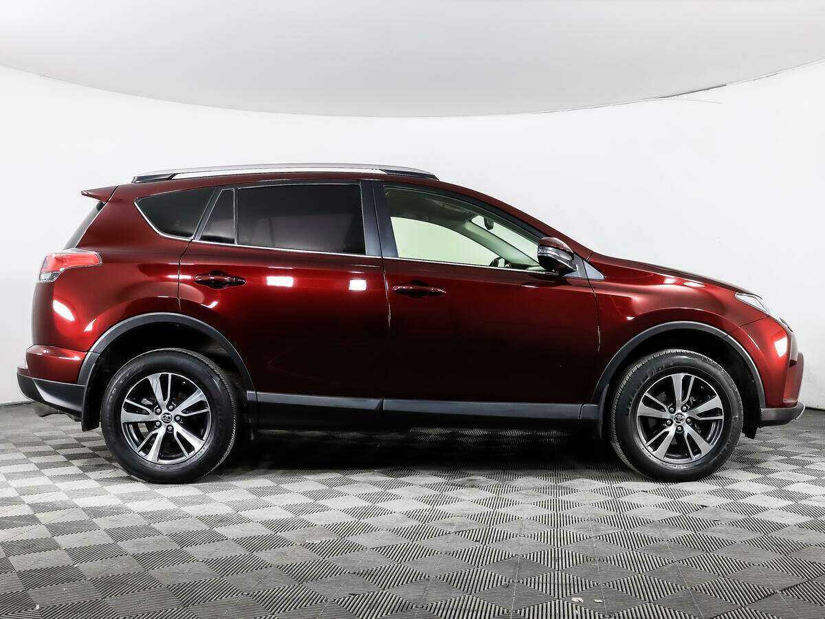 Toyota RAV4 2016 года с пробегом. Фото: #3