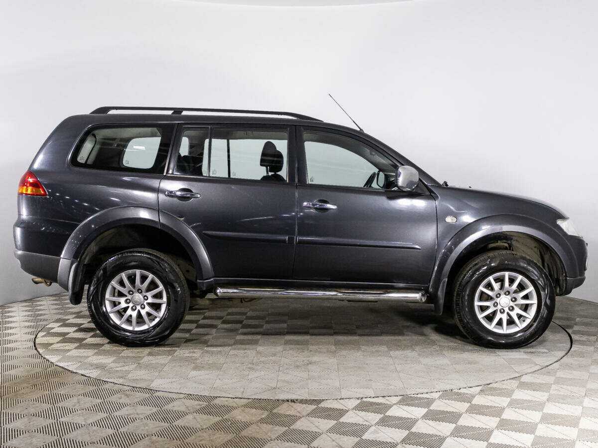 Mitsubishi Pajero Sport 2012 года с пробегом. Фото: #3