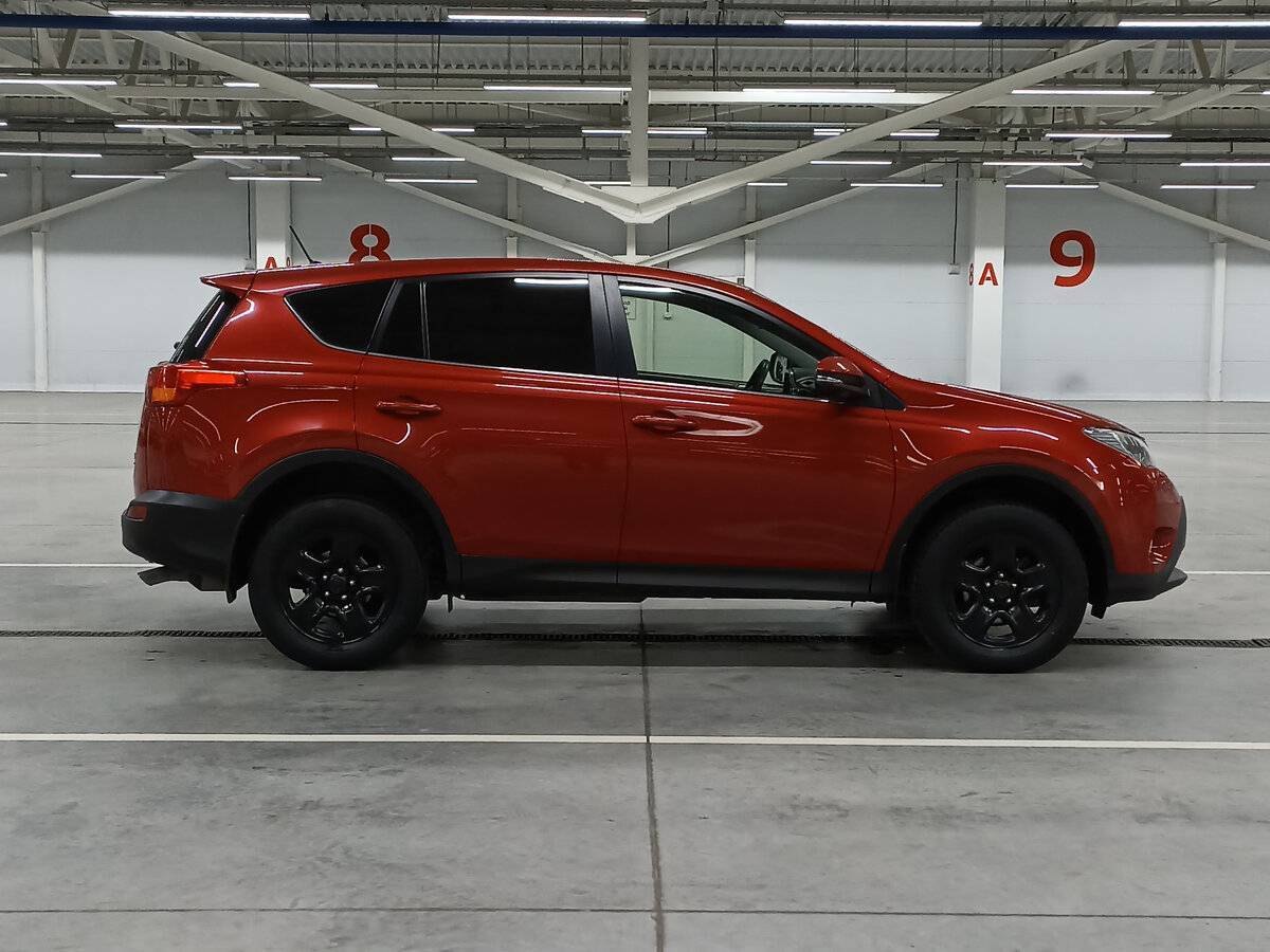 Toyota RAV4 2014 года с пробегом. Фото: #3