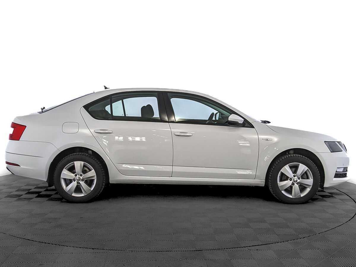 Skoda Octavia 2019 года с пробегом. Фото: #3