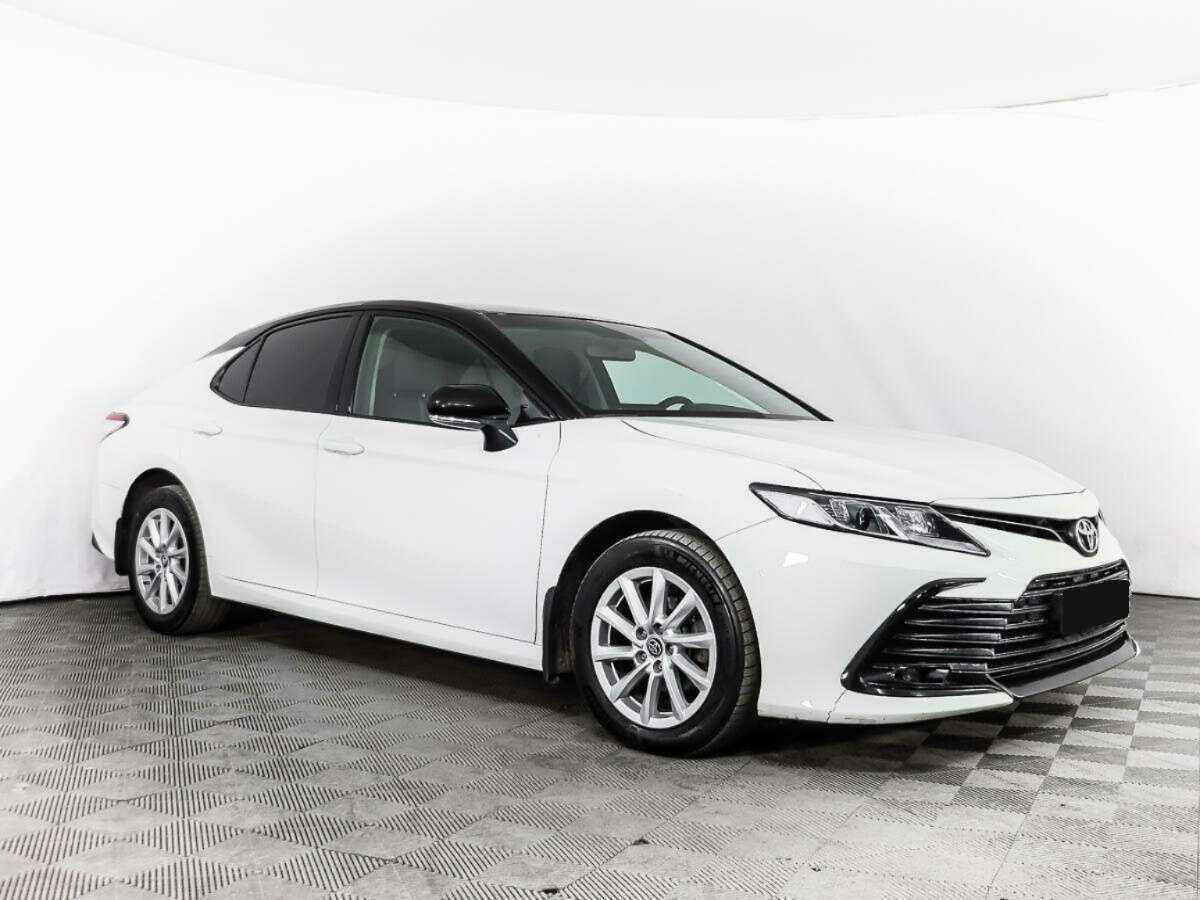 Toyota Camry 2021 года с пробегом. Фото: #2