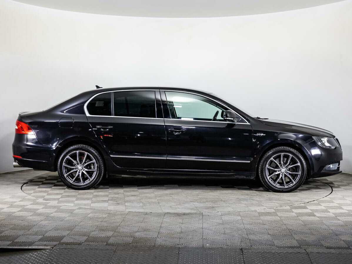 Skoda Superb 2014 года с пробегом. Фото: #3