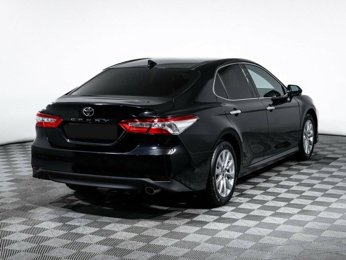 Toyota Camry 2018 года с пробегом. Фото: #4