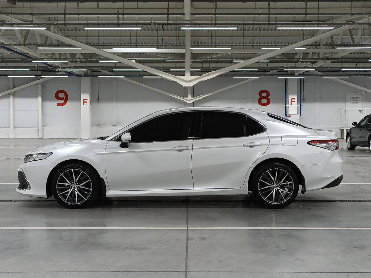 Toyota Camry 2021 года с пробегом. Фото: #7