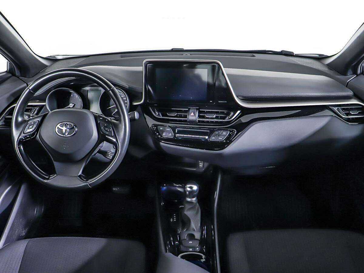 Toyota C-HR 2019 года с пробегом. Фото: #10