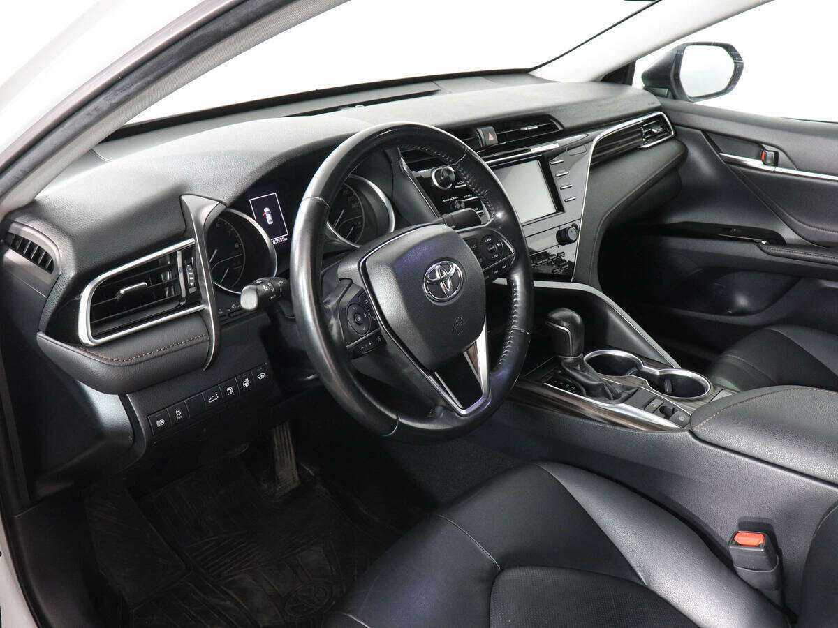 Toyota Camry 2019 года с пробегом. Фото: #7