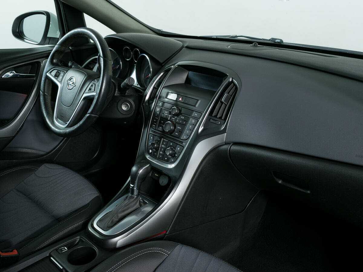 Opel Astra 2013 года с пробегом. Фото: #7