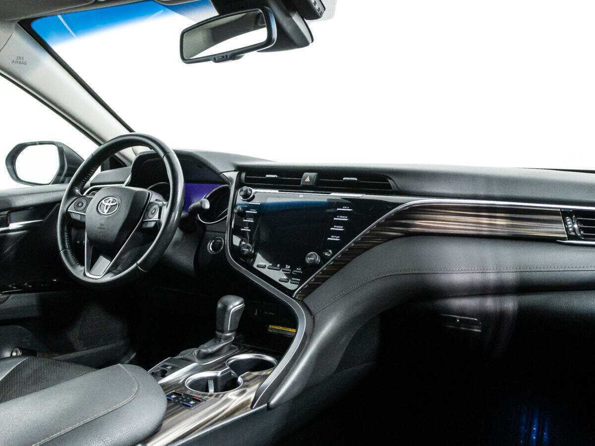 Toyota Camry 2018 года с пробегом. Фото: #8