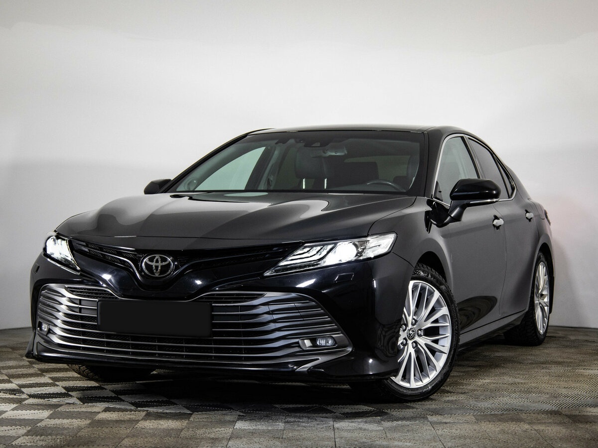 Toyota Camry 2018 года с пробегом. Посмотреть фото