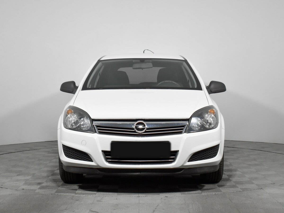Opel Astra 2013 года с пробегом. Фото: #1