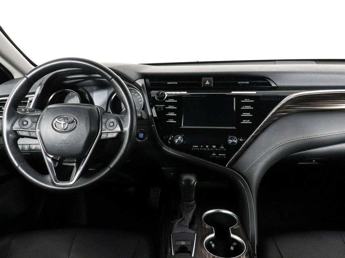 Toyota Camry 2020 года с пробегом. Фото: #7