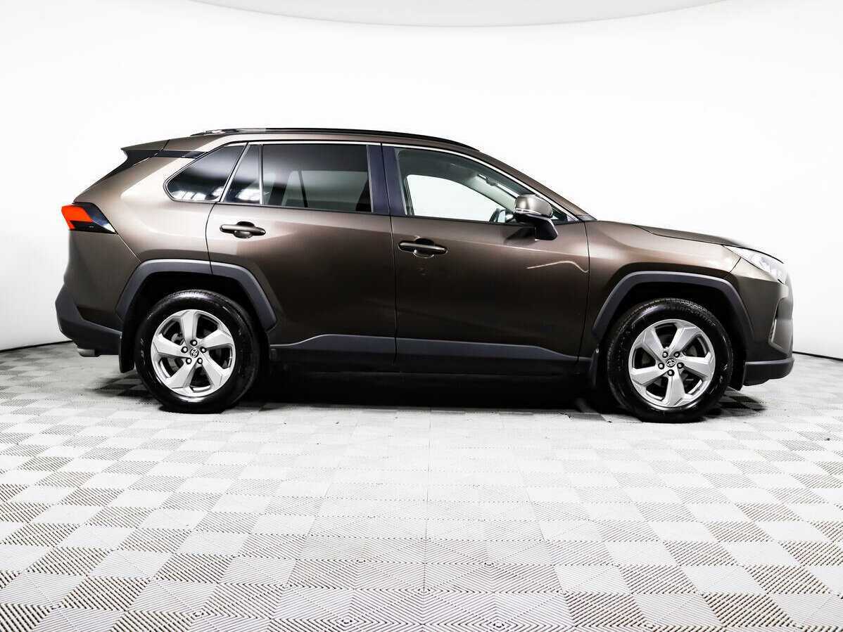 Toyota RAV4 2020 года с пробегом. Фото: #3