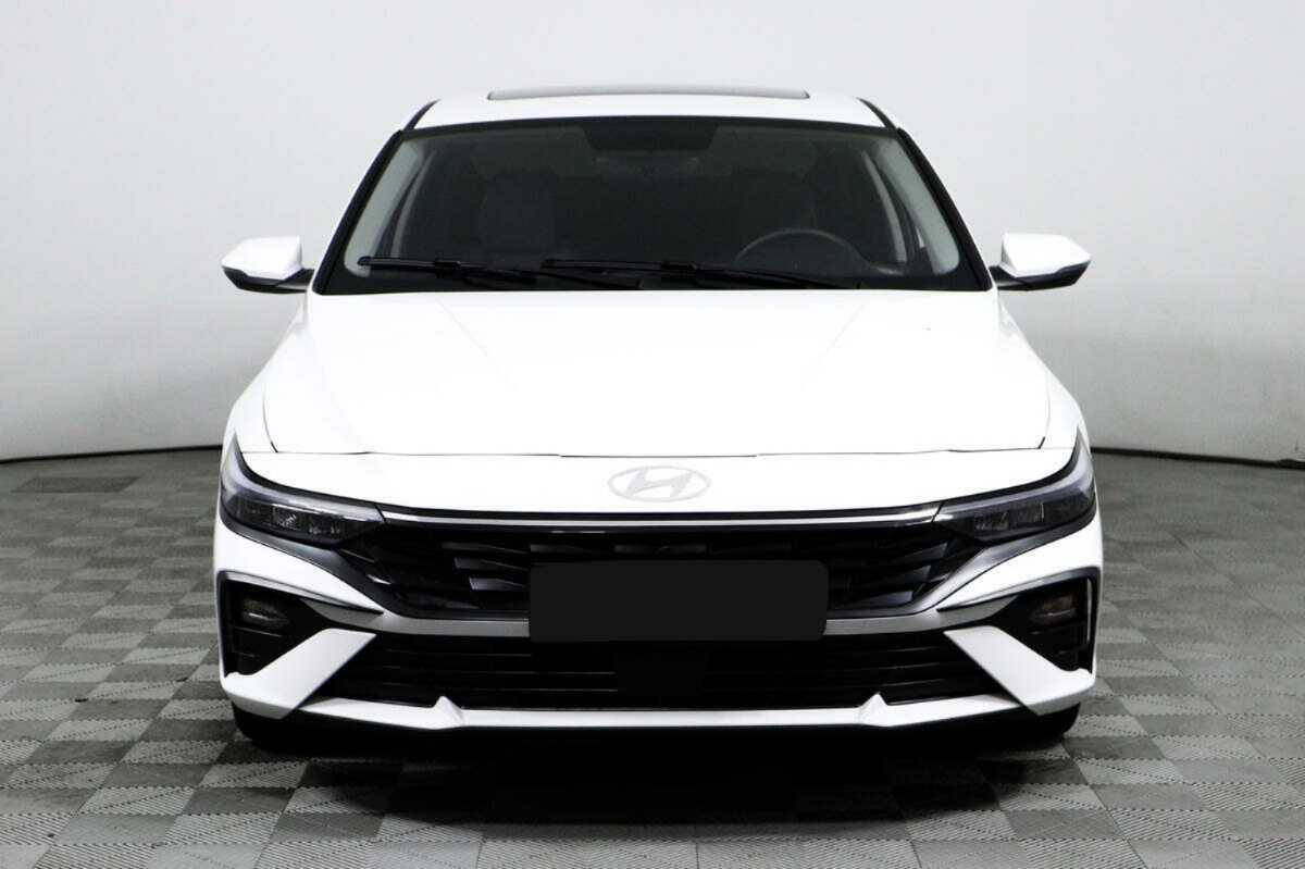 Hyundai Elantra 2023 года с пробегом. Фото: #1