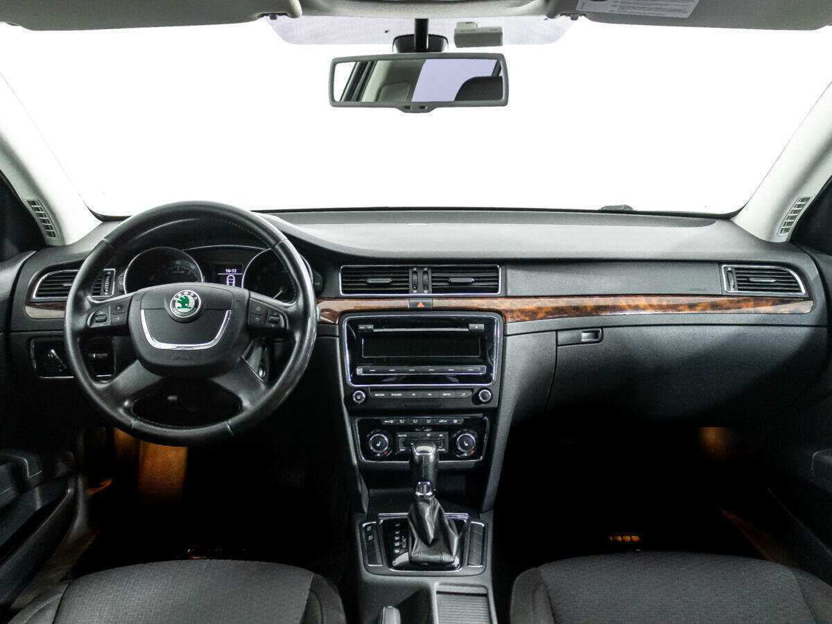 Skoda Superb 2012 года с пробегом. Фото: #12