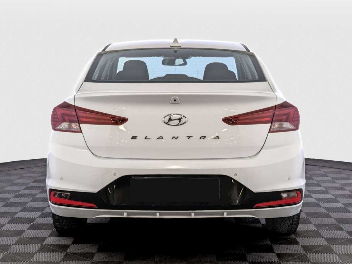 Hyundai Elantra 2020 года с пробегом. Фото: #5