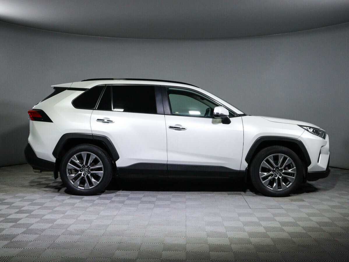 Toyota RAV4 2020 года с пробегом. Фото: #3