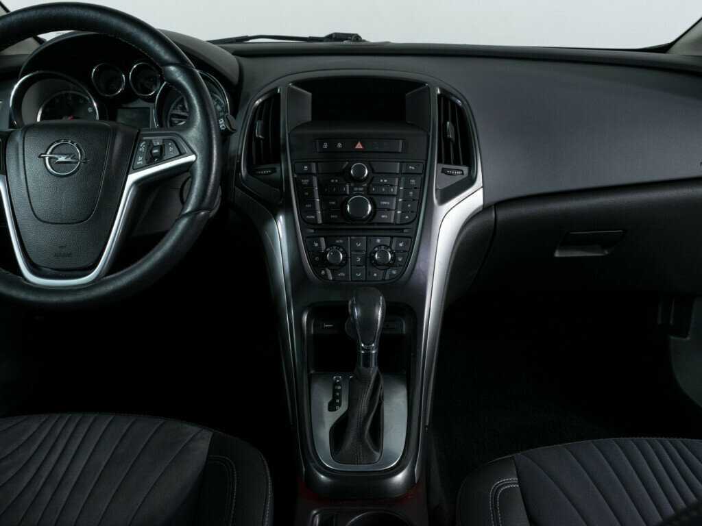 Opel Astra 2013 года с пробегом. Фото: #8