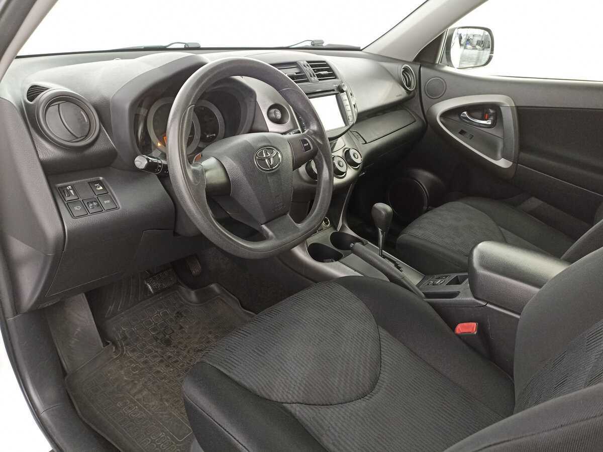 Toyota RAV4 2012 года с пробегом. Фото: #13