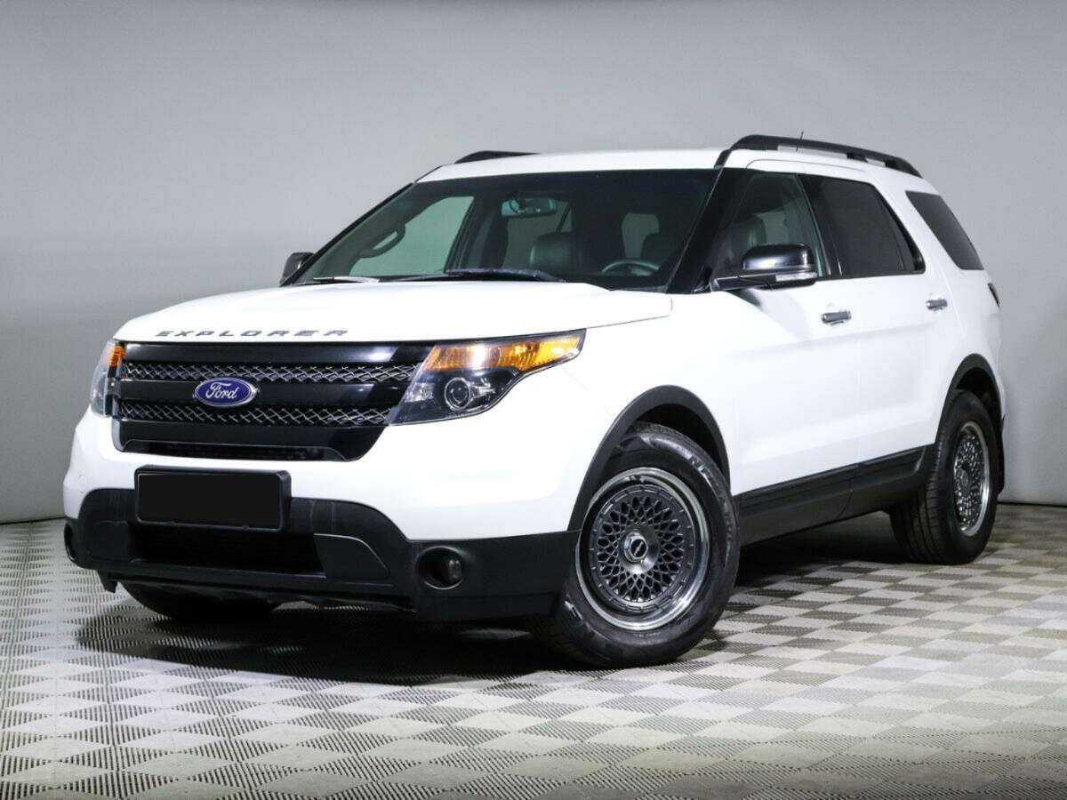 Ford Explorer 2015 года с пробегом. Посмотреть фото