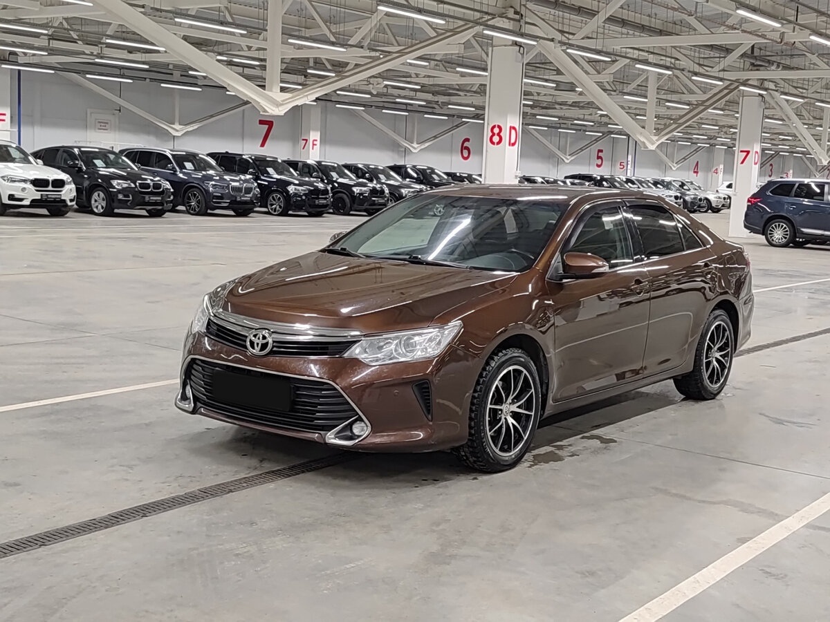 Toyota Camry 2017 года с пробегом. Посмотреть фото