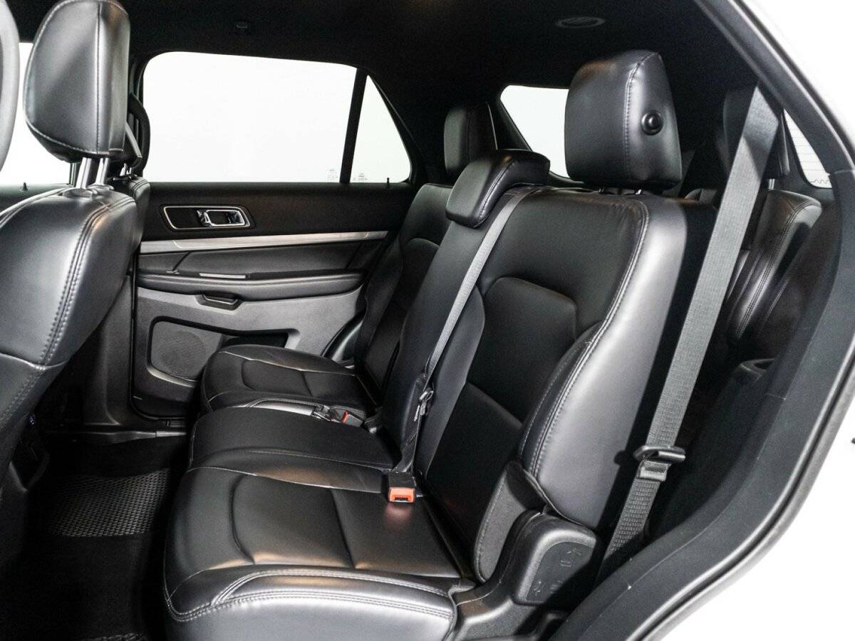 Ford Explorer 2019 года с пробегом. Фото: #7