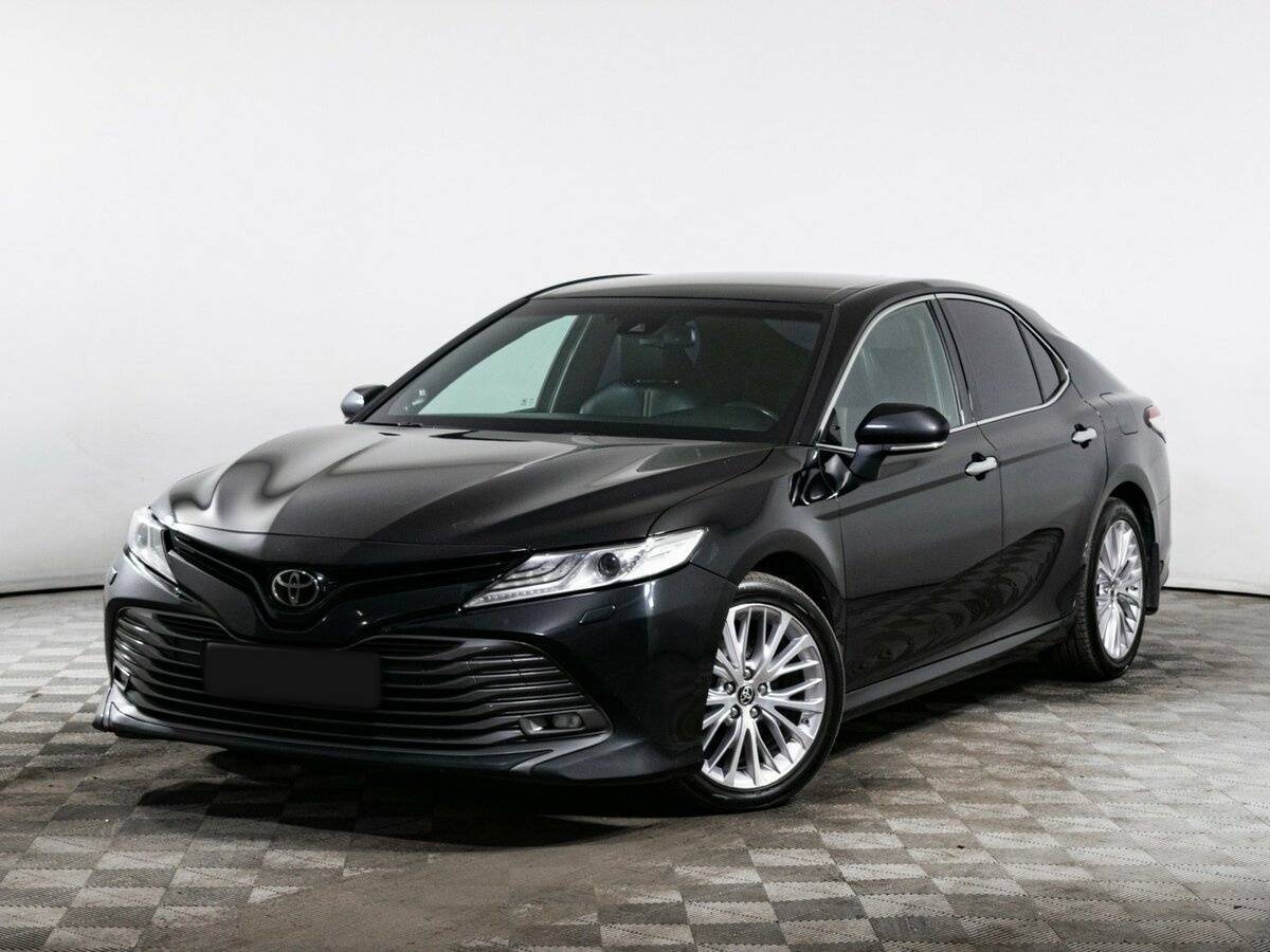 Toyota Camry 2020 года с пробегом. Посмотреть фото
